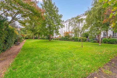 undefined, Bristol Gardens, Little Venice, London, W9