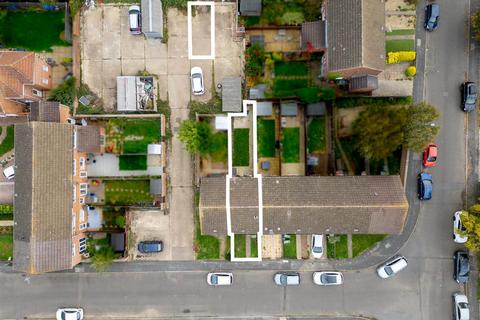 undefined, Roberts Drive, Aylesbury HP19
