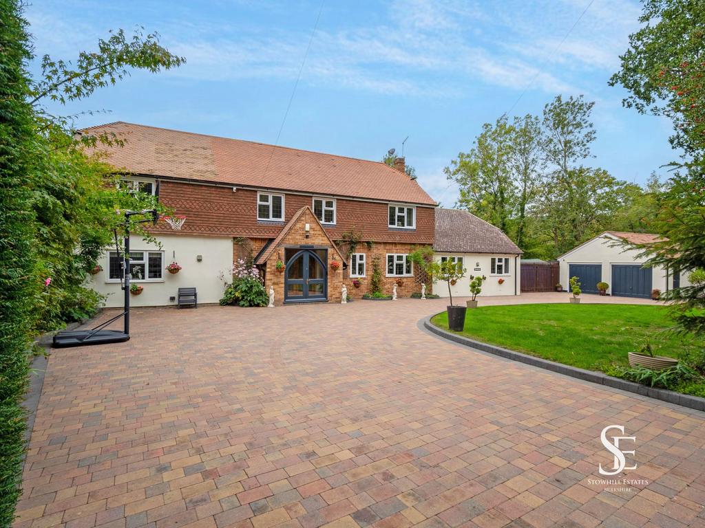Front of House &amp; detached garage