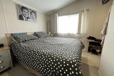 2 bedroom static caravan for sale, Suffolk Sands Caravan Park, Carr Road, Felixstowe IP11