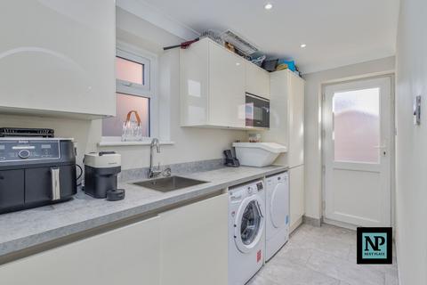 27 Deerhill, Wilnecote, Tamworth, B77 4PA
