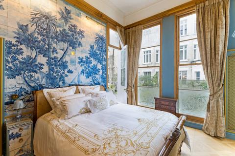 2 bedroom apartment to rent, Pembridge Square, W2
