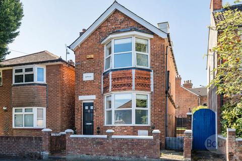 undefined, Highland Road, Aldershot GU12