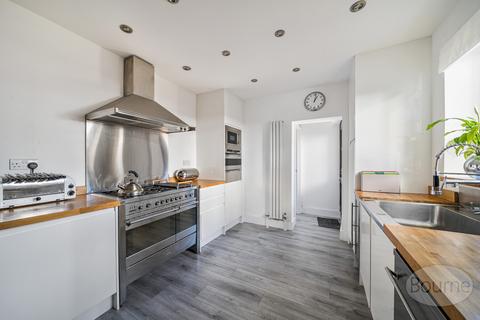undefined, Highland Road, Aldershot GU12