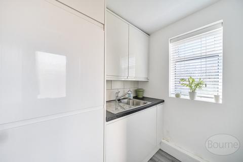 undefined, Highland Road, Aldershot GU12