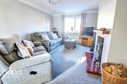 undefined, Rowena Avenue, Edenthorpe, Doncaster