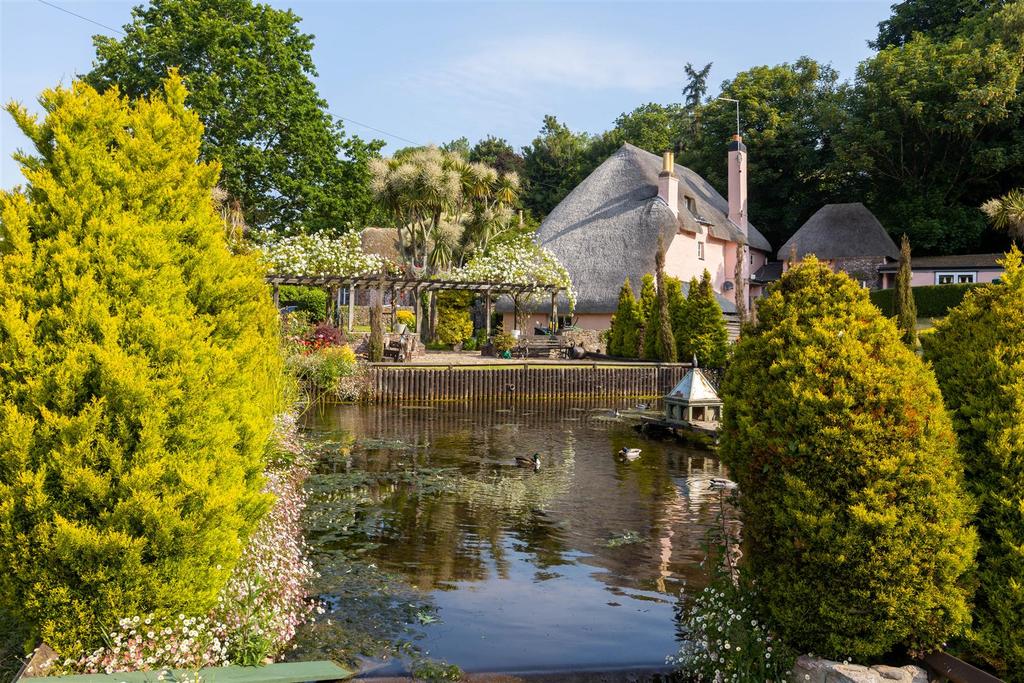 Rose Cottage Cockington Village Torquay-12.jpg
