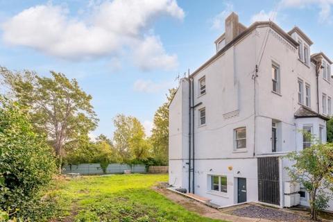 2 bedroom property for sale, Culverden Road, London, SW1