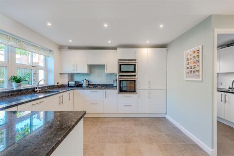 undefined, Walton Drive, Horsham