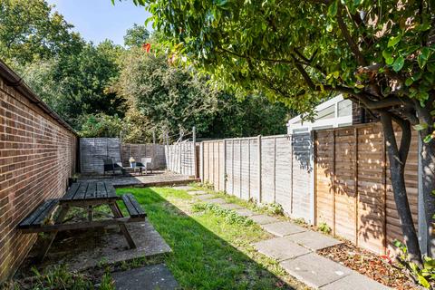2 bedroom maisonette for sale, Richmond Court, Potters Bar, EN6