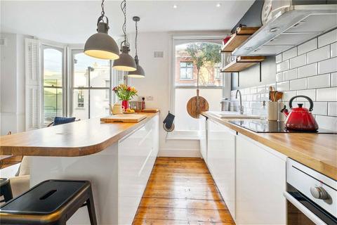 2 bedroom flat for sale, Saltoun Road, London SW2