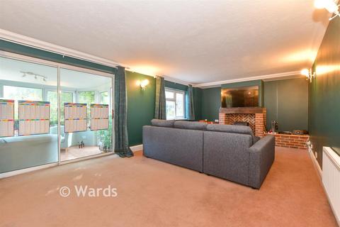 4 bedroom semi-detached house for sale, Front Road, Woodchurch, Ashford, Kent