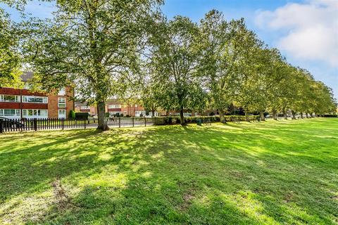undefined, Master Close, Oxted