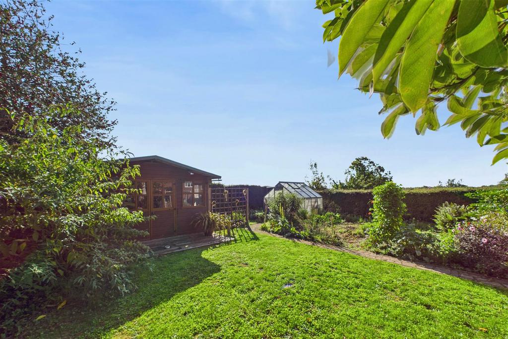 CAM01894 G0-PR0227-STILL029.jpg