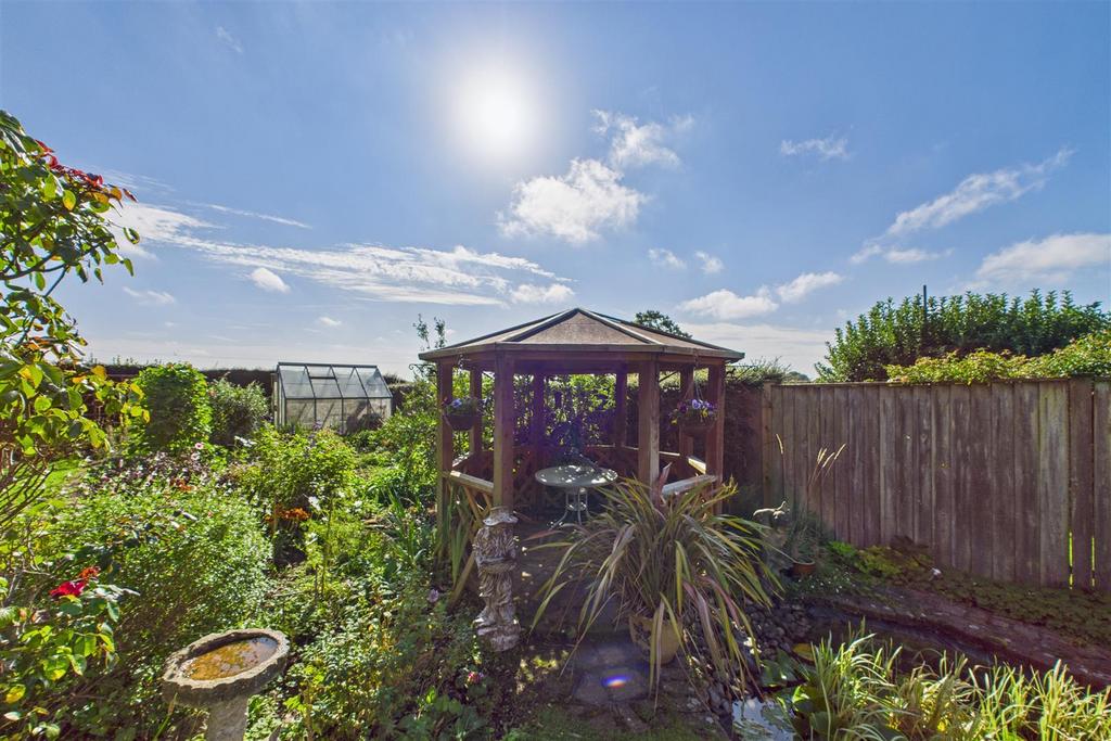 CAM01894 G0-PR0227-STILL030.jpg