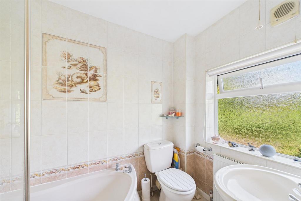 CAM01894 G0-PR0227-STILL001.jpg