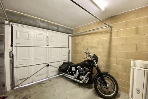 undefined, Varcoe Gardens, Hayes, UB3 2FJ