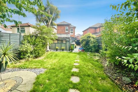 2 bedroom detached house for sale, Brook Road, Southampton SO18