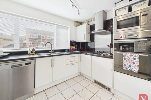undefined, Saltdean Close, Luton LU2