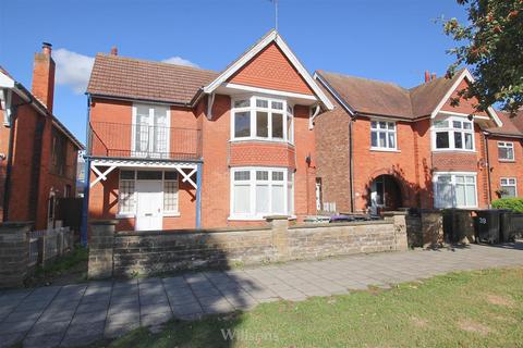 4 bedroom house for sale, Ida Road, Skegness