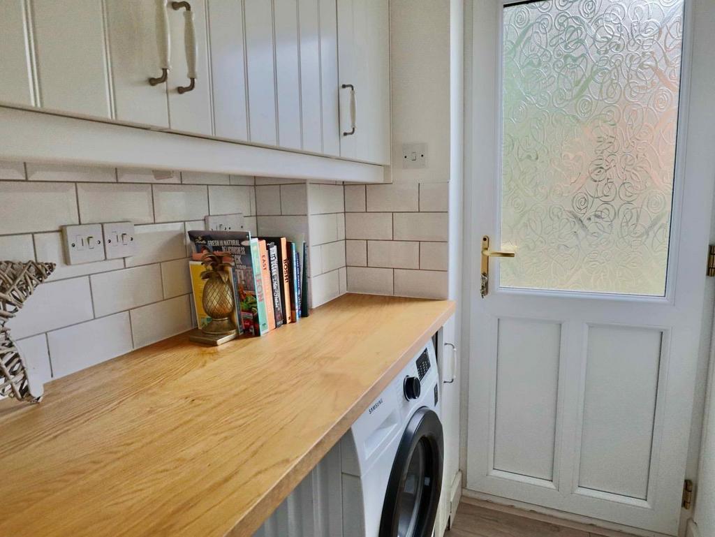 Utility Room (rear)