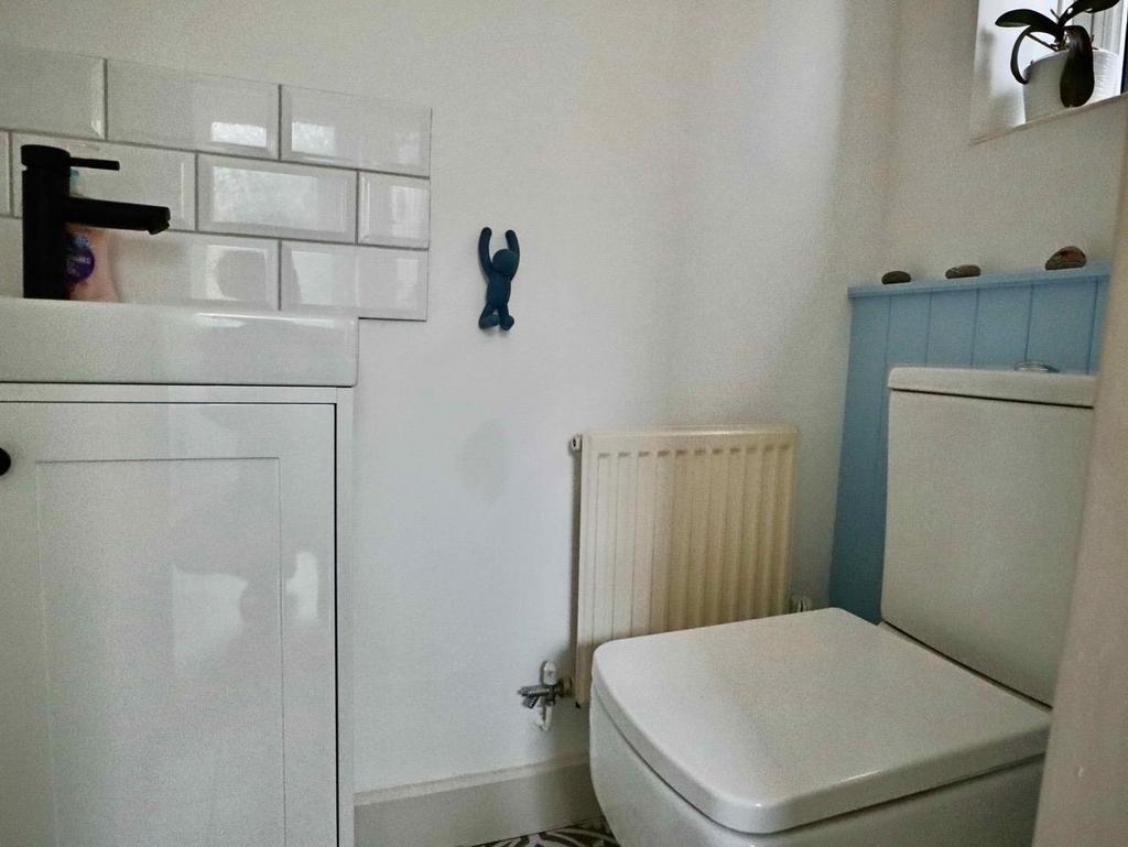 Guest Cloakroom