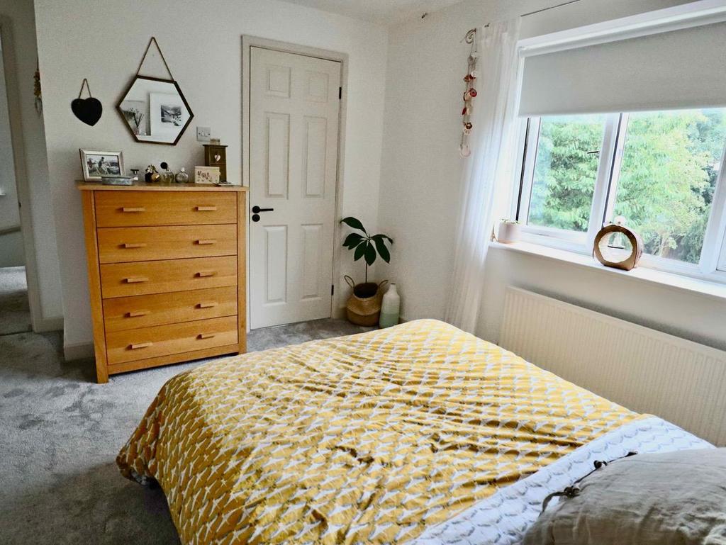 Bedroom 1 (rear)