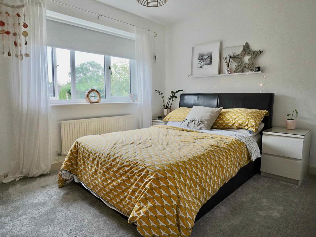 Bedroom 1 (rear)