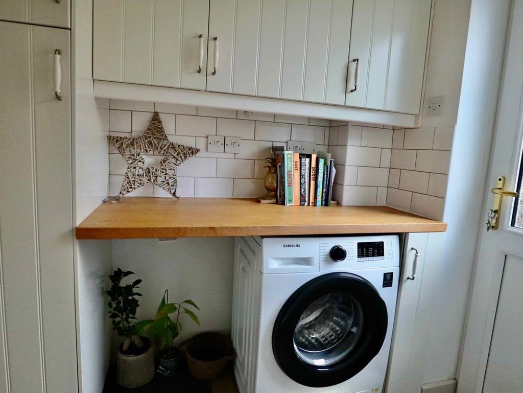 Utility Room (rear)