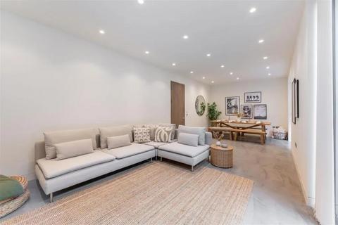2 bedroom flat to rent, Oval Road, London NW1