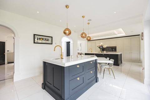 6 bedroom detached house for sale, Grove Road, Tring, Hertfordshire, HP23