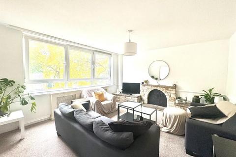 Surrey Lane, London SW11