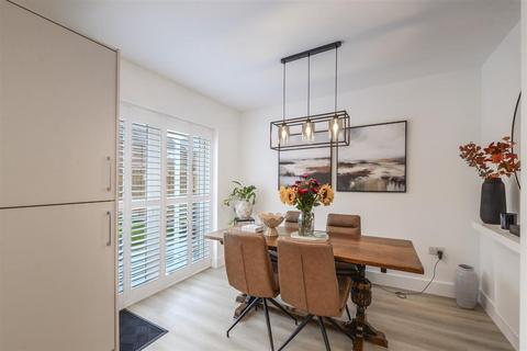 20 Dumbrell Drive, Paddock Wood, Tonbridge, TN12 6FH