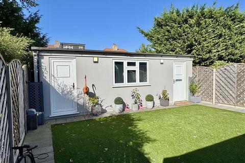 20 Harlington Road, Bexleyheath, DA7 4AS