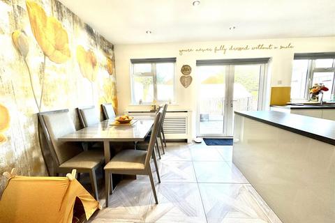 20 Harlington Road, Bexleyheath, DA7 4AS