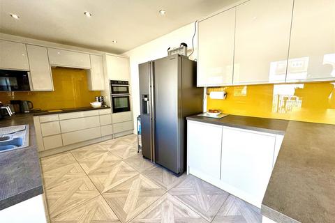 20 Harlington Road, Bexleyheath, DA7 4AS