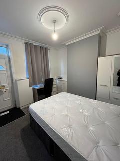 3 bedroom flat to rent, Elgin Street