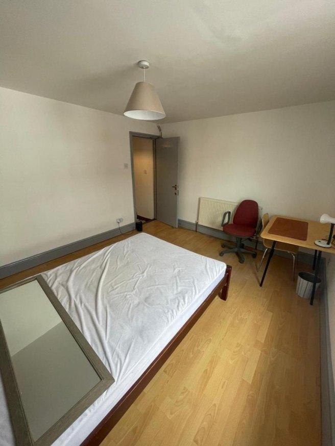 Seaford-street-st4-2eu-992390