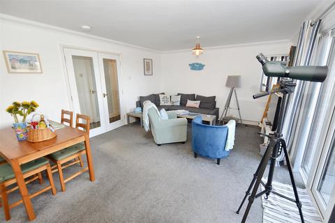2 bedroom flat for sale, Cliff Road, Sheringham