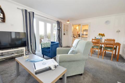 2 bedroom flat for sale, Cliff Road, Sheringham