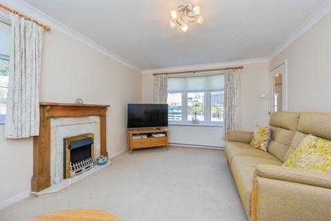 3 bedroom detached house for sale, Stoneleigh Grove, West Yorkshire WF5