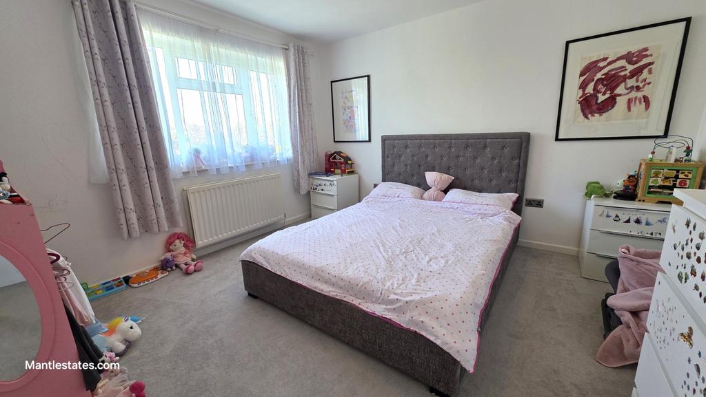 Rear bedroom