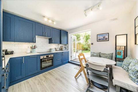 2 bedroom flat for sale, Ritherdon Road, London SW17