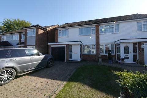 3 bedroom semi-detached house to rent, Hoddesdon