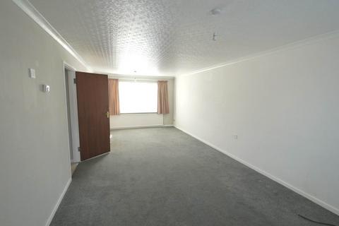 3 bedroom semi-detached house to rent, Hoddesdon