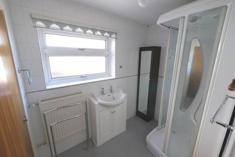 3 bedroom semi-detached house to rent, Hoddesdon