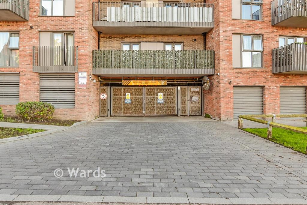 Driveway/Parking