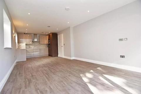 3 bedroom apartment to rent, Wood Lane, Isleworth TW7