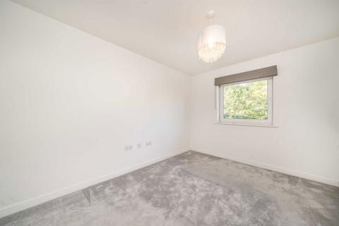 undefined, Pool Close, West Molesey KT8