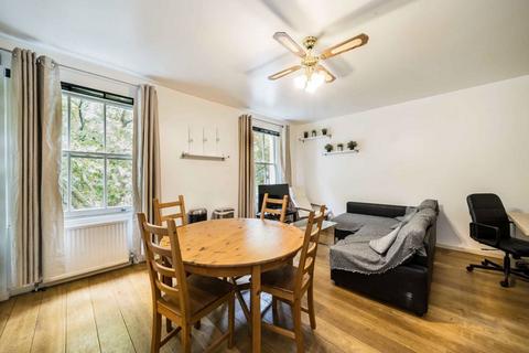 2 bedroom flat for sale, Sussex Gardens, London W2
